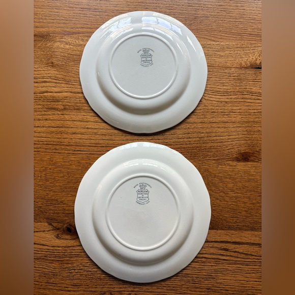 J&G Meakin Royal Staffordshire Heirloom Ironstone White set of 2 Plates ~10.5 in - Picture 12 of 16